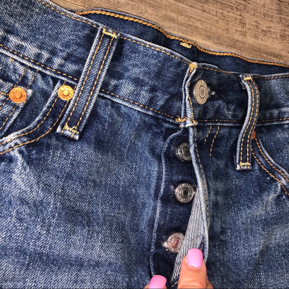 LEVI’S SHORTS!!! - Picture 4 of 4